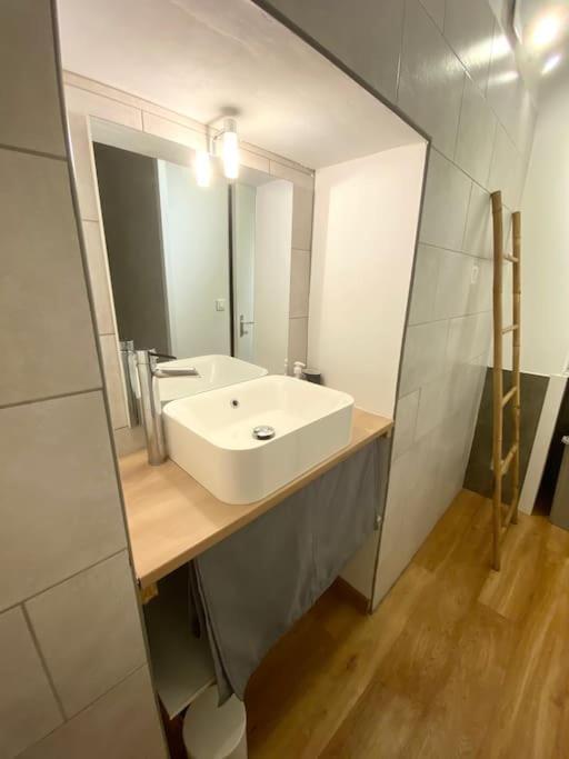 Appartamento Chez Camille Et David Sorgues Esterno foto